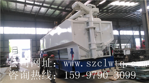 程力专用汽车股份有限公司正在往小三轴载货车上安装37立方饲料罐 程力专用汽车股份有限公司正在往小三轴载货车上安装37立方饲料罐