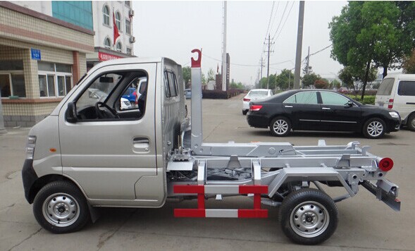 2.5方长安勾臂垃圾车 2.5方长安勾臂垃圾车