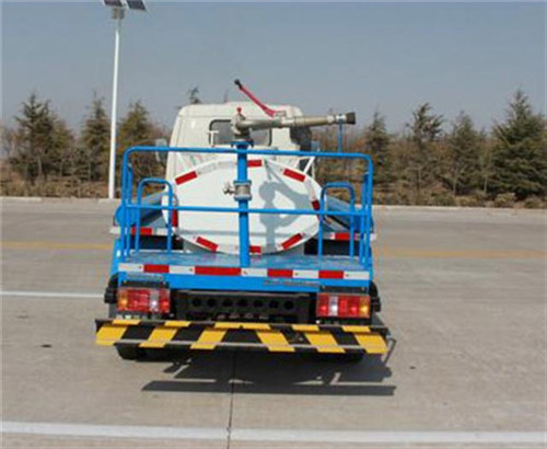 2吨国四蓝牌洒水车图片展示 2吨国四蓝牌洒水车图片展示