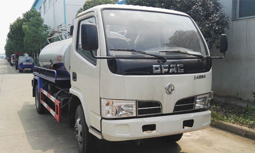 ����С������3-4�����೵ͼƬ