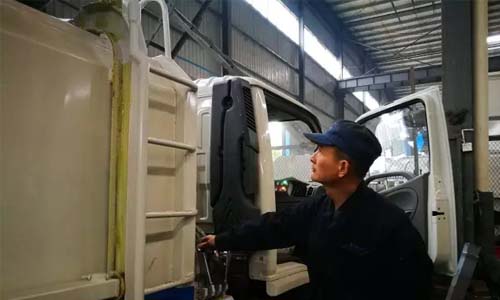 ѹ��������רҵ��������ʦ���ھ��ĵ��Գ�Ʒ�����ܣ�����������������ˡ�