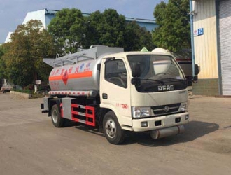 国五东风D6易燃液体罐式运输车