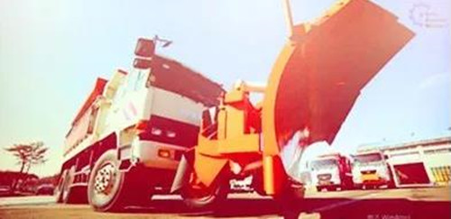  ������ʽ����ĳ�ѩ�����豸ȷʵ����С�ʵ��չ�ֿ�Ȧ�ɵ㣨ͼƬ������PPT��ʾ��ͼ����