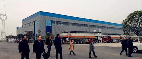 �ڳ�����˾�ι����������ֳ���������Ա�п��������Ĺ�ģ֮�޴󣬻�԰ʽ�ĳ���������˳�����ı����羰�����ӵ������