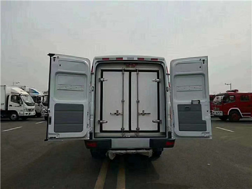 8���Ͼ���ά�����������س�