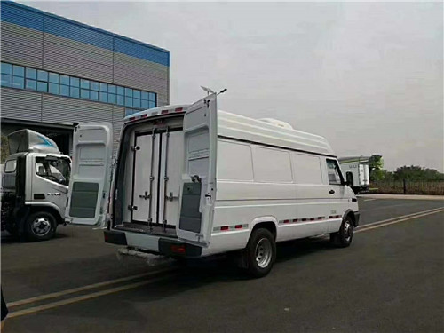 8���Ͼ���ά�����������س�