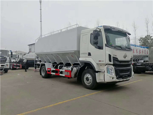 东风柳汽乘龙国六散装饲料车