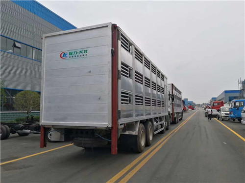 ��������ǰ�ĺ�˺����Ͻ��������䳵