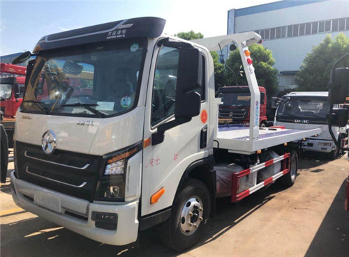 国六大运祥龙白色一拖二清障车 国六大运祥龙白色一拖二清障车