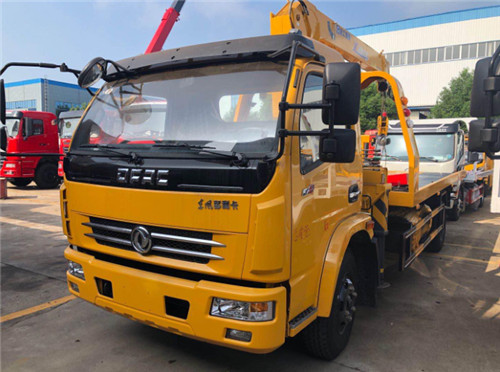 东风多利卡D8黄色带吊一拖二清障车 东风多利卡D8黄色带吊一拖二清障车