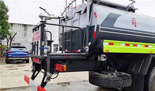 东风专底19方国六洒水车 东风专底19方国六洒水车