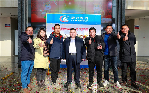 ��һ�̣���������ӿ���ĺ������������ȣ����Ǻ���������������������׿��Խ�Ƶ����������������ǻۡ������͵�˫�֣���д��ʷ��Ҳ�ı����ߵ�����͵��εΣ���΢��֪������������Զ������Ϊ�Լ���Ŭ�����ж��Լ���