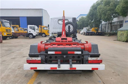 蓝牌东风多利卡国六勾臂垃圾车伸缩臂5方 蓝牌东风多利卡国六勾臂垃圾车伸缩臂5方