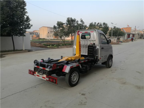 ����𱭹��������жʽ������