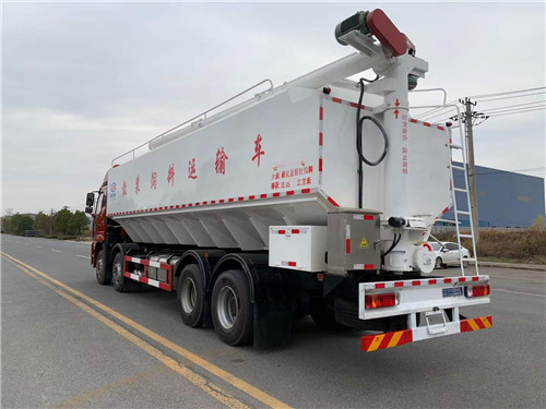 �������J6pǰ�ĺ��ɢװ�������䳵