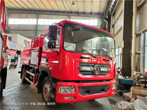 国六东风多利卡d9消防洒水车10吨洒水车