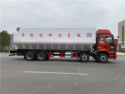 �������J6pǰ�ĺ��ɢװ�������䳵