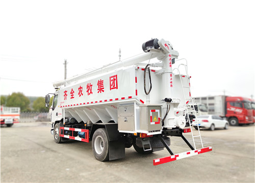 �����������������ɢװ���ϳ���4*2��M3��ʻ��