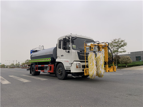 国六东风天锦12方城市护栏清洗车