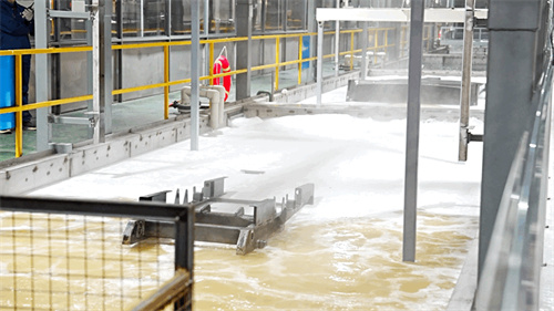 2022��4�£��������ŵ�Ӿ����������������Ͷ��1.3��Ԫ�����䳤168�ף���27�ף�����ɳ�9�ס���3�ס���3�ס���5�ֹ����ĵ�ӾͿװ��ҵ�������2��ң���Ŀǰ���ݲ���ߴ���󡢹�������ȫ���������Ƚ��ĵ�Ӿ�����ߡ���ӾͿװ��ʩ���ٶȿ죬�����Ͷ�ǿ�ȣ��޶�������������ŵ㣬���������ĸ����������ķ����ԡ��͸�ʴ�Ե����ܾ�������ͨ���ἰһ��ʩ��������