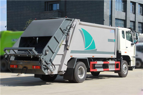 重汽5.1米轴距大容量18方压缩式垃圾车