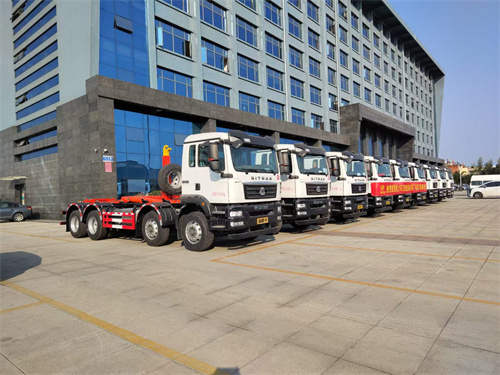 �����ǵ¿�ǰ�ĺ�˹��ۣ��ױۣ�������