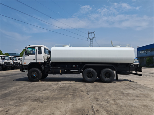 ����3̨����6*6���ˮ�޳���20000L��