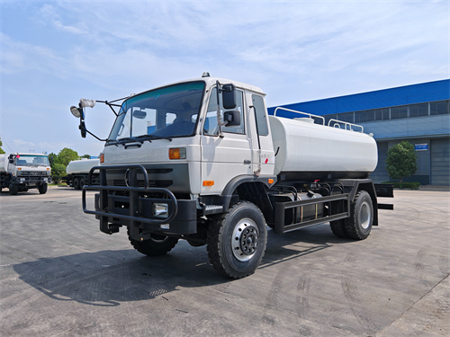 东风四驱8方运水车 东风四驱8方运水车