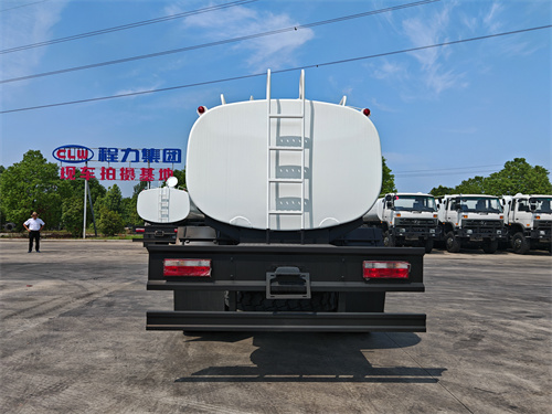 东风四驱8方运水车 东风四驱8方运水车