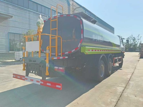 ���ڳ����ƺ����20����ˮ��