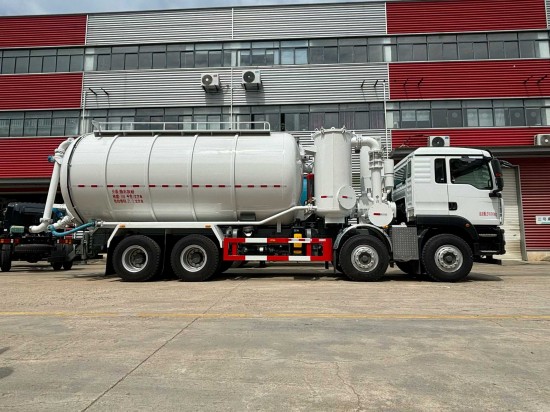 �����ǵ¿�ǰ�ĺ��8*4����ѹ�ͳ�