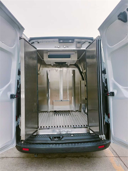 福特全顺V362汽油自动挡疫苗冷链车图片 福特全顺V362汽油自动挡疫苗冷链车图片