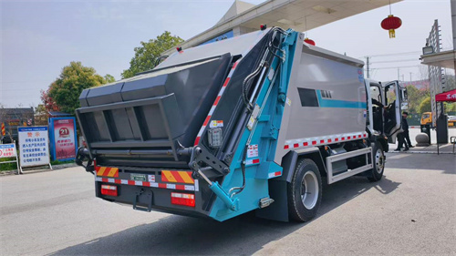 �����ͻ��ع���һ̨���������12����ѹ��������